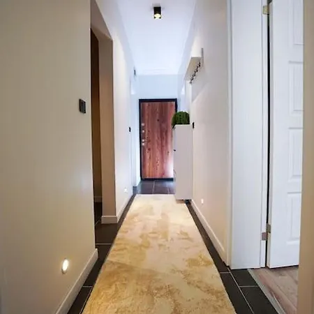 Apartament Merkuri 402 *